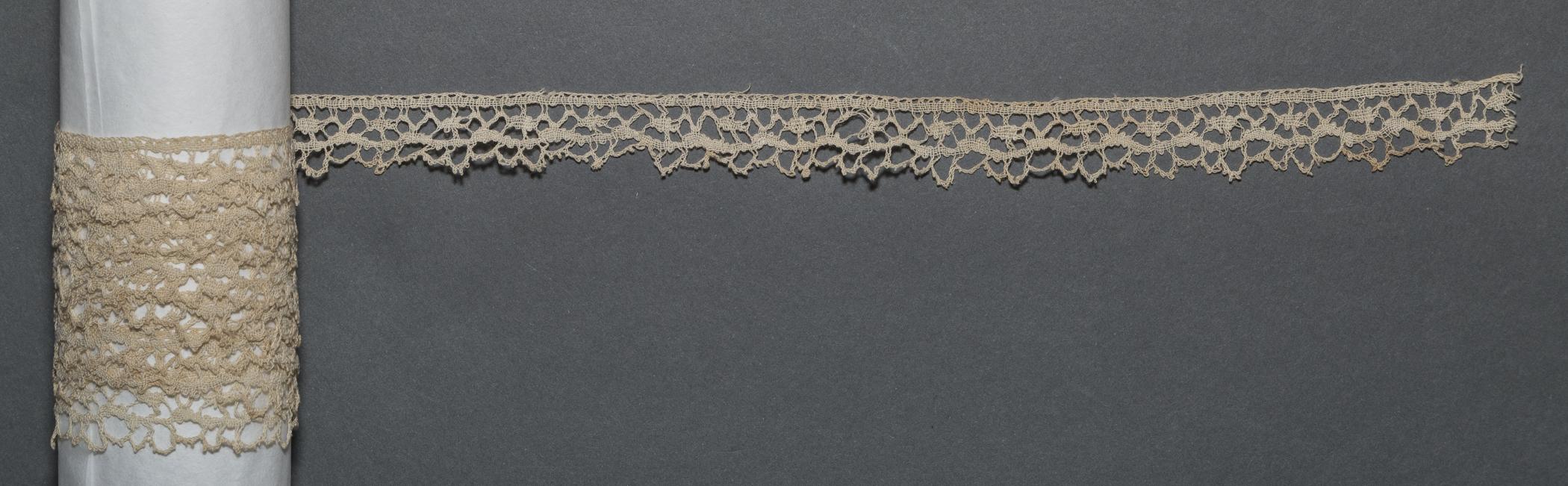 2002.0001.001.129 Passementerie, overall