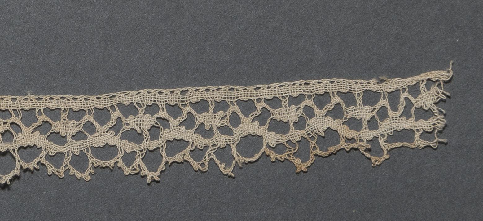 2002.0001.001.129 Passementerie, detail 1