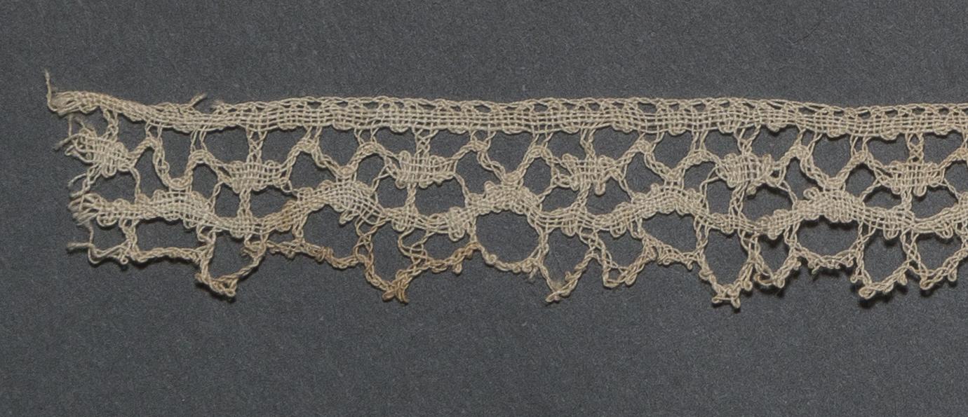 2002.0001.001.129 Passementerie, detail 1, reverse
