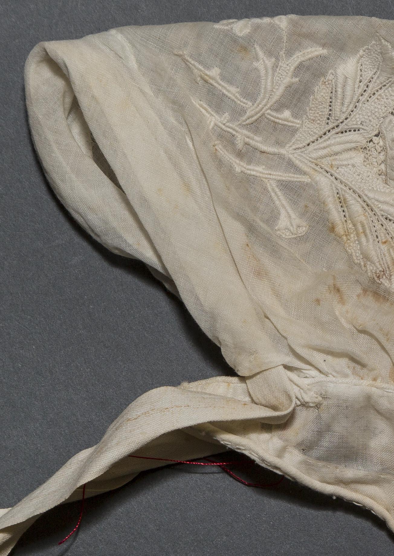 2002.0001.001.136 Bonnet, detail 2