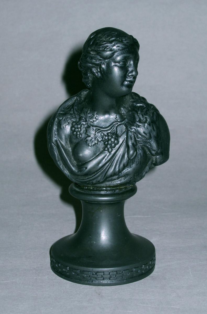 2002.0004.003 Black basalt bust