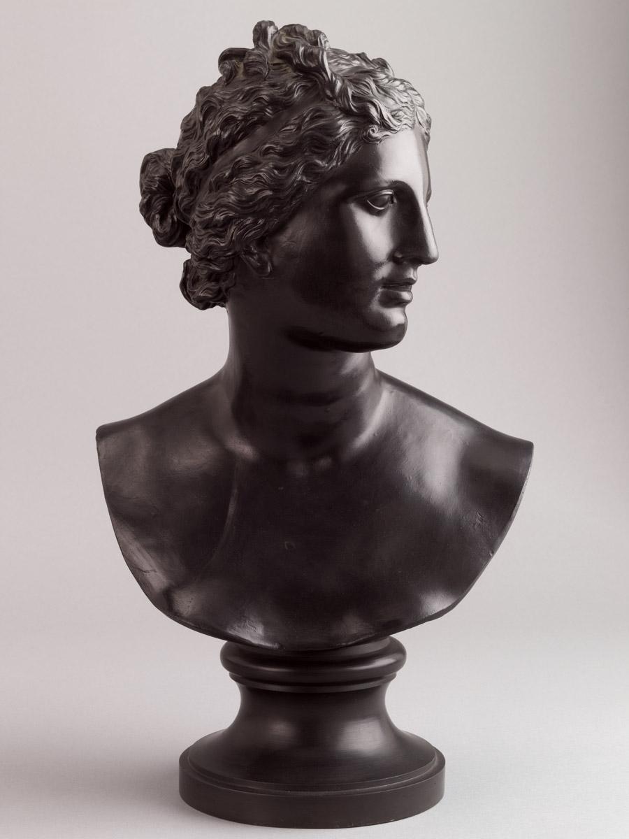 2002.0004.004 Black stoneware bust