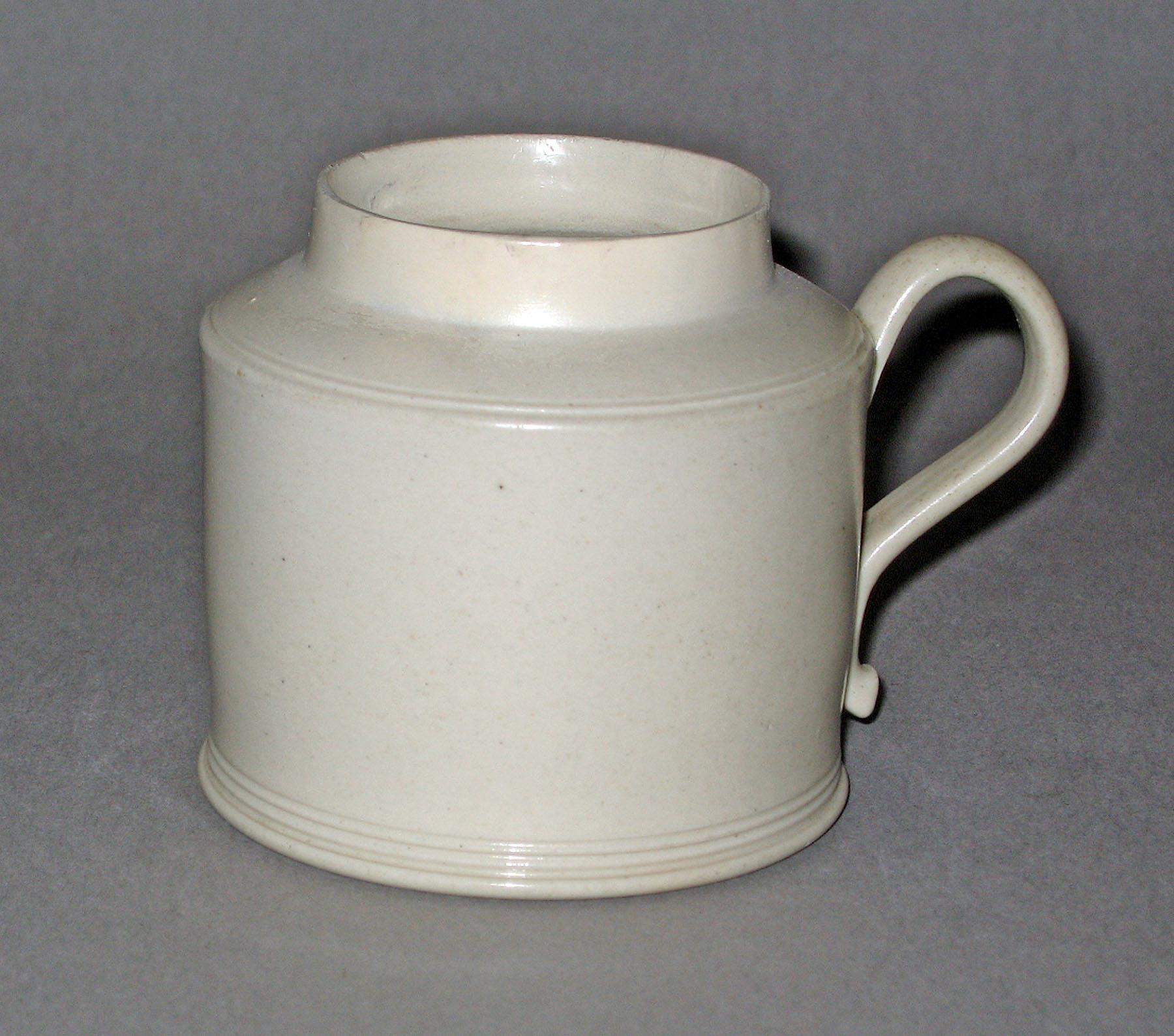 2002.0006.002 Stoneware pot