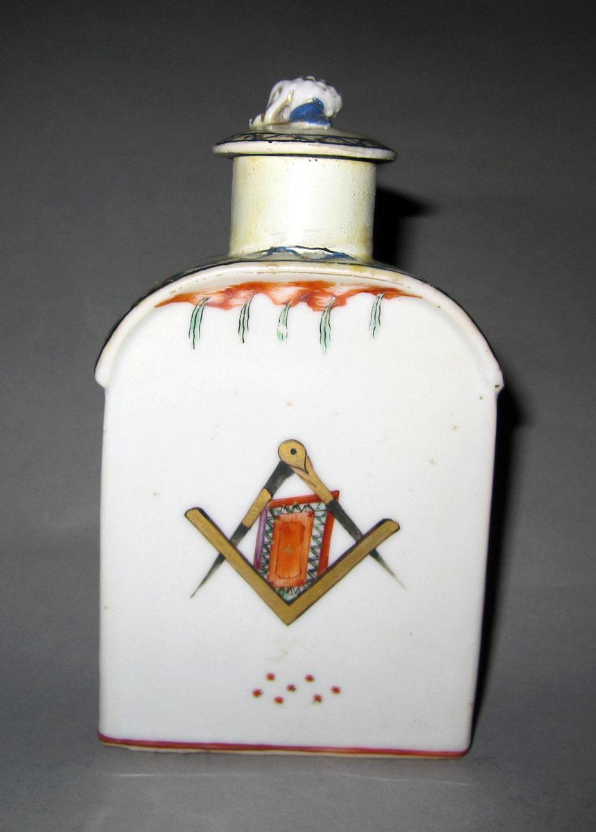 2002.0011.002 A,B Porcelain tea cannister