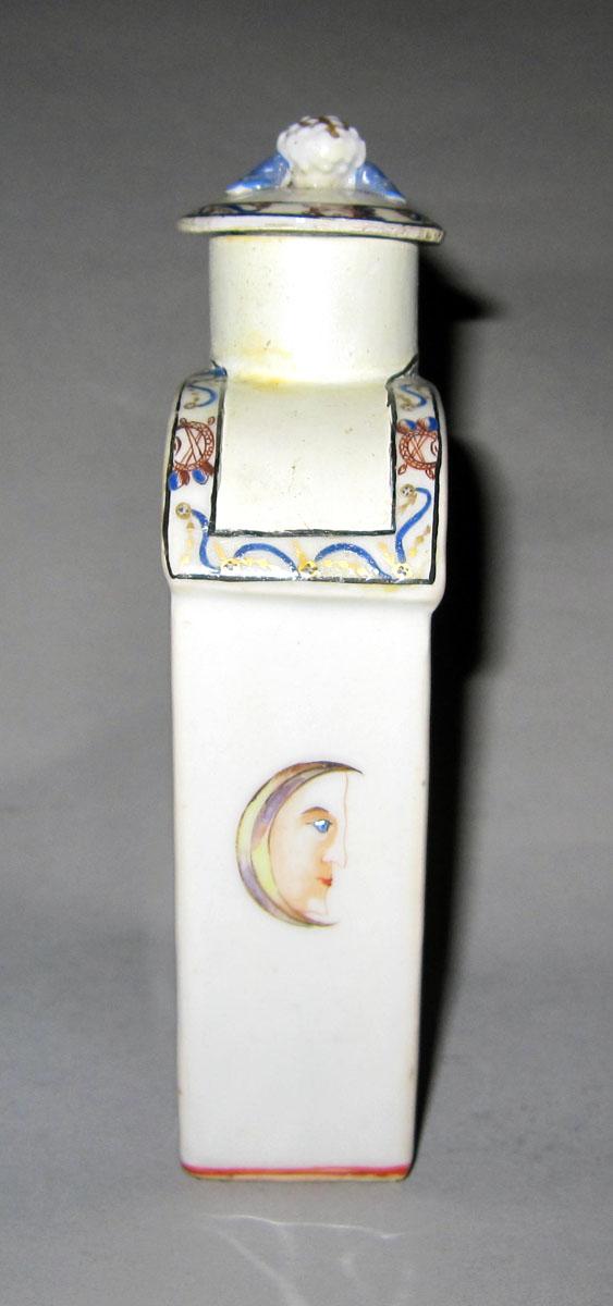 2002.0011.002 A,B Porcelain tea cannister side 1
