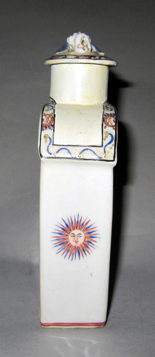2002.0011.002 A,B Porcelain tea cannister side 2
