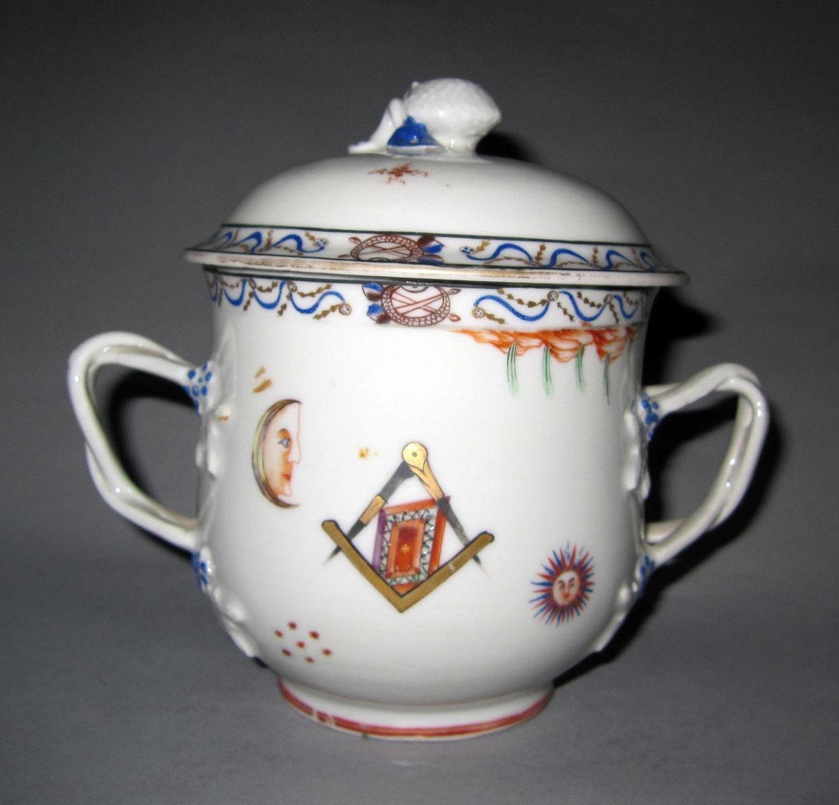 2002.0011.003 A,B Porcelain sugar bowl
