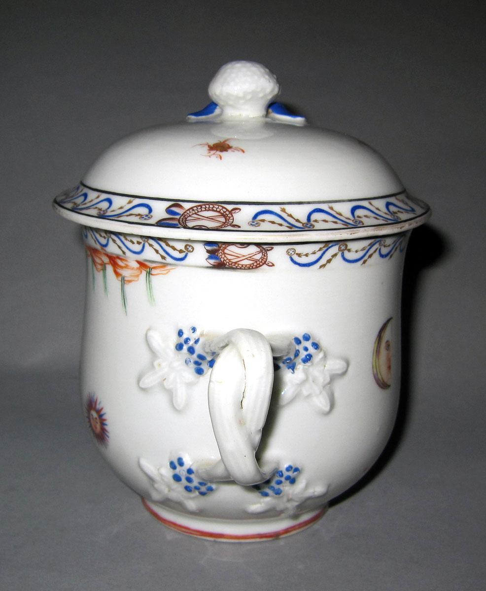 2002.0011.003 A,B Porcelain sugar bowl handle