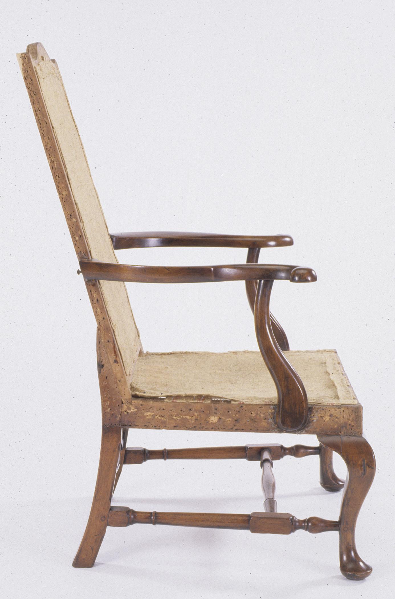 2002.0014 Chair, view 3