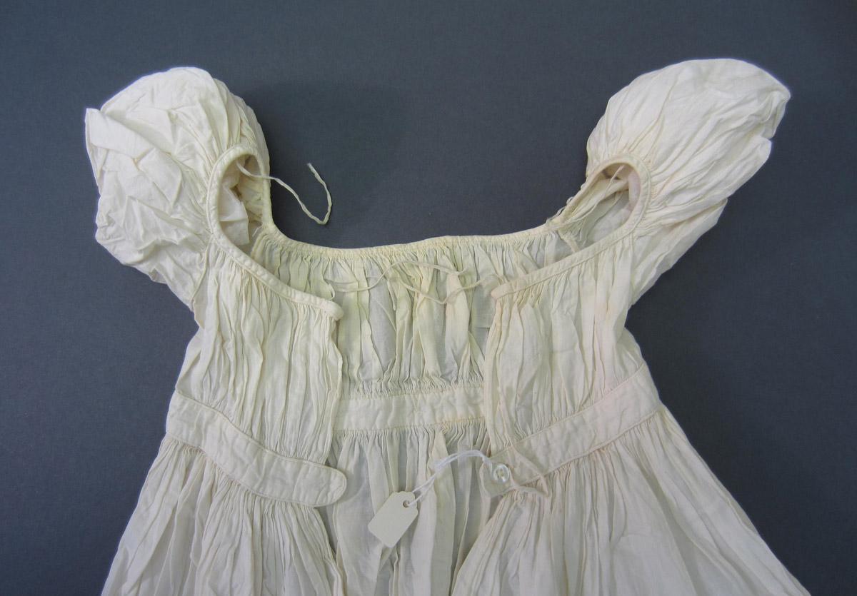 2002.0017.004 Dress, Detail back