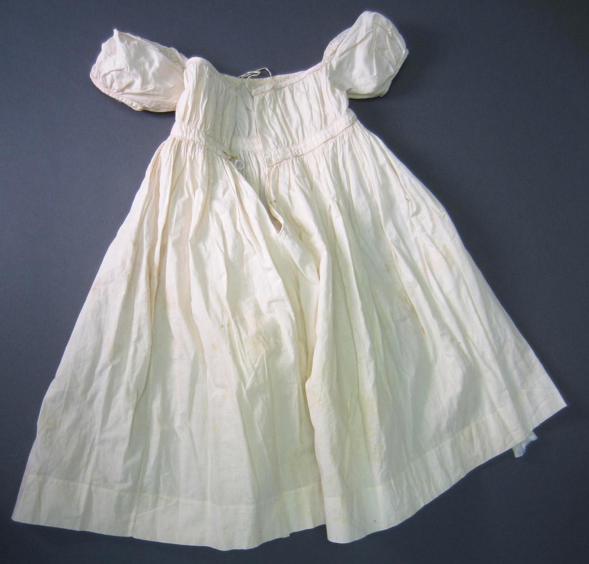 2002.0017.009 Dress, Back