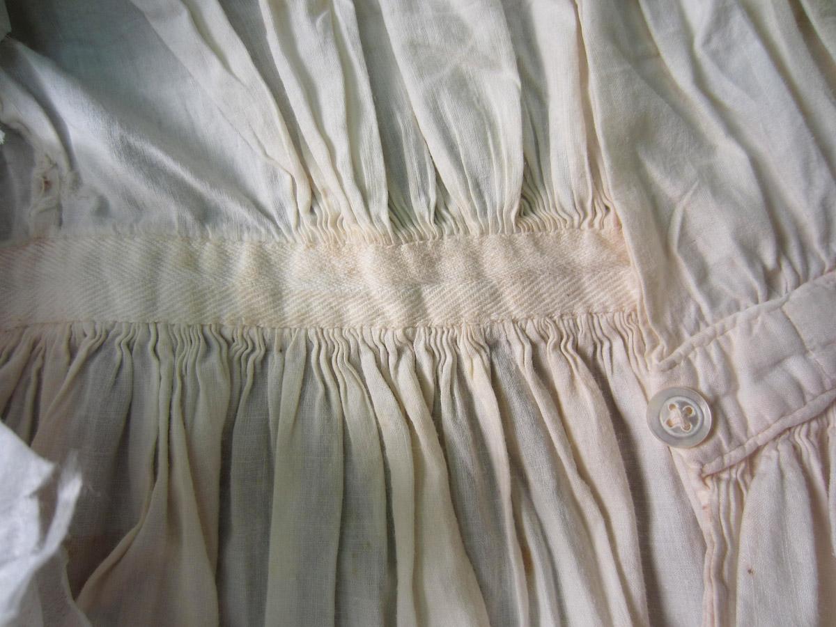 2002.0017.009 Dress, Button