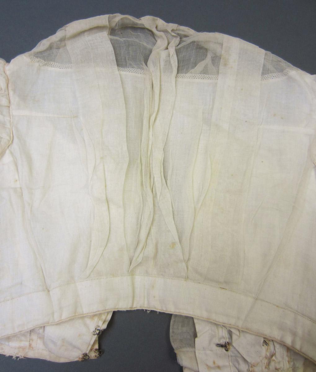 2002.0017.037 Blouse, Detail