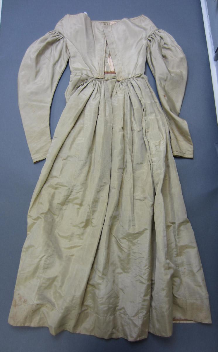 2002.0017.039 Dress, View 2