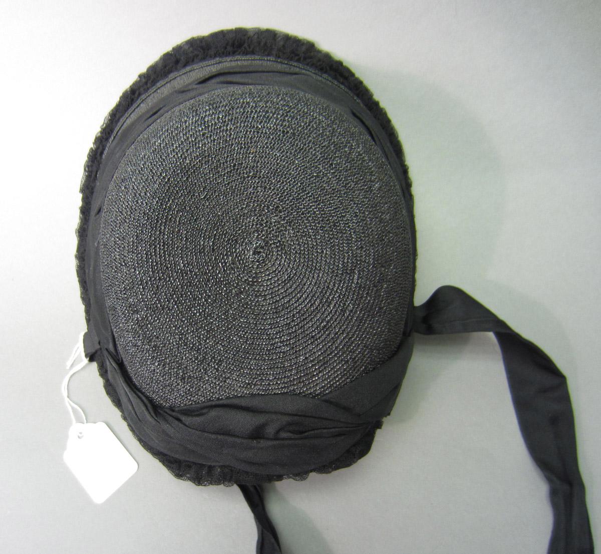2002.0018.009 Bonnet, Back