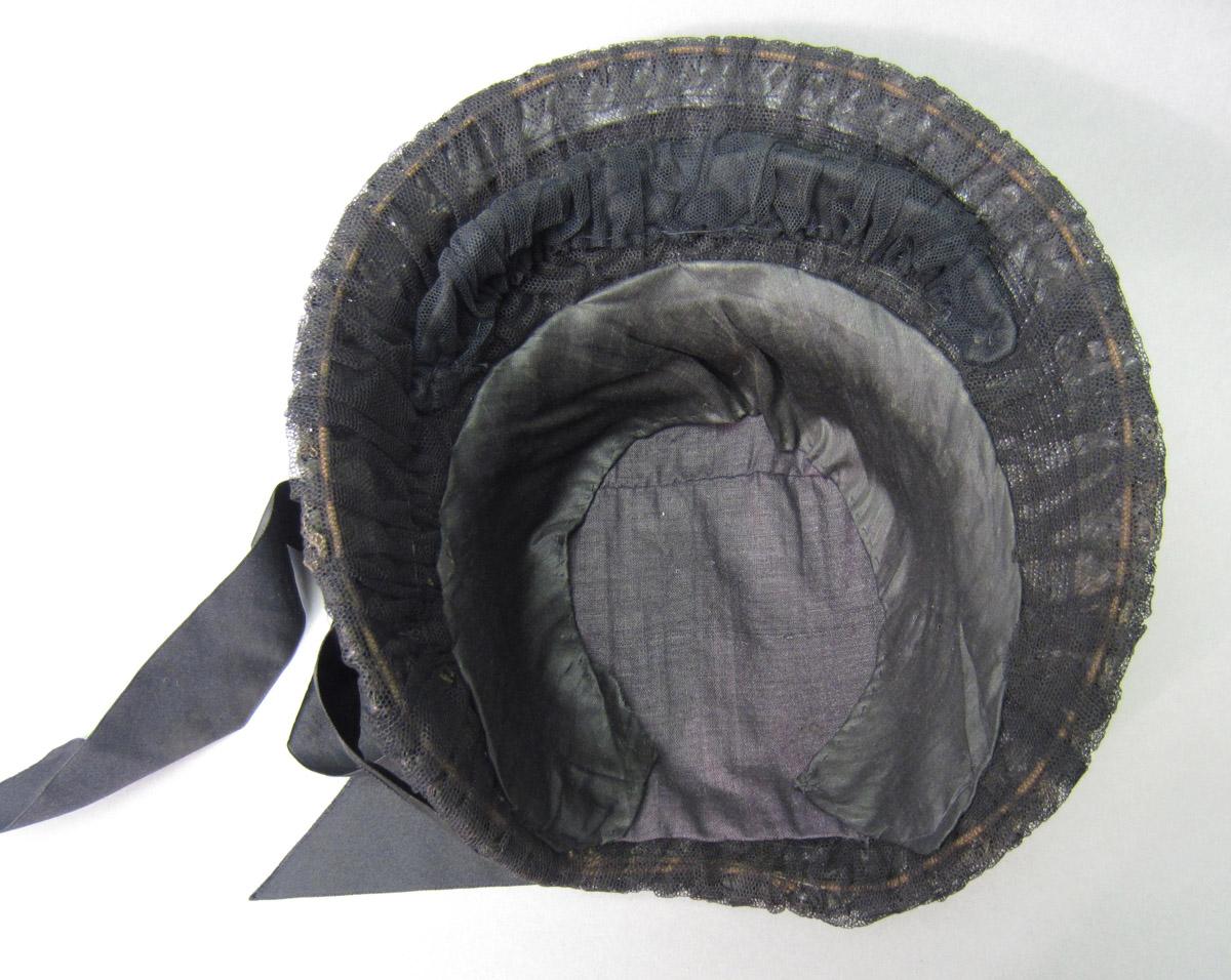 2002.0018.009 Bonnet, Lining