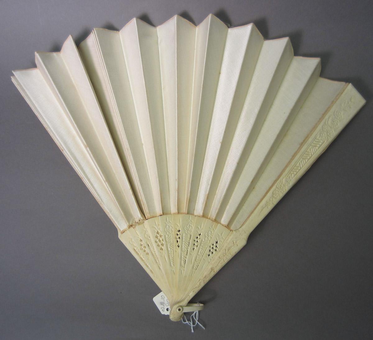 2002.0018.010 Fan, View 1