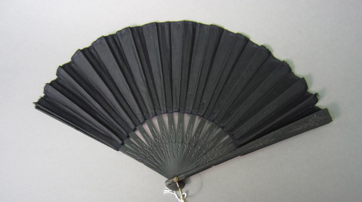 2002.0018.011 Fan, view 1