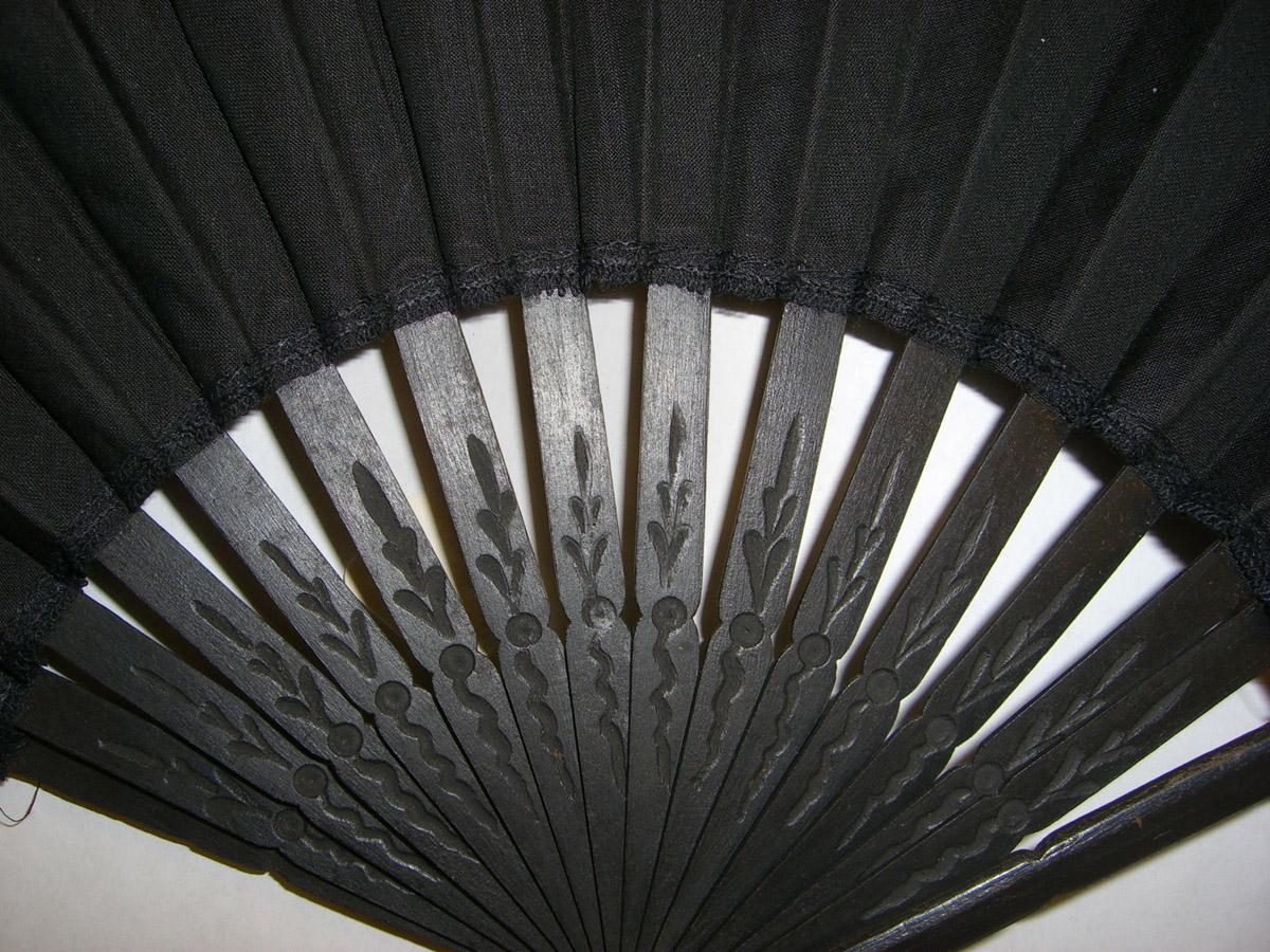 2002.0018.011 Fan, detail
