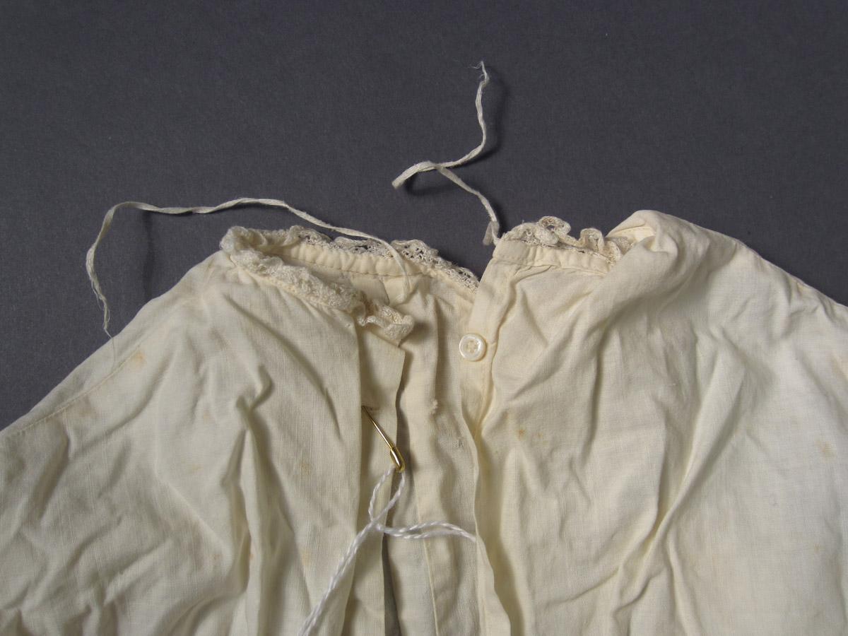 2002.0018.012 Dress, Neck