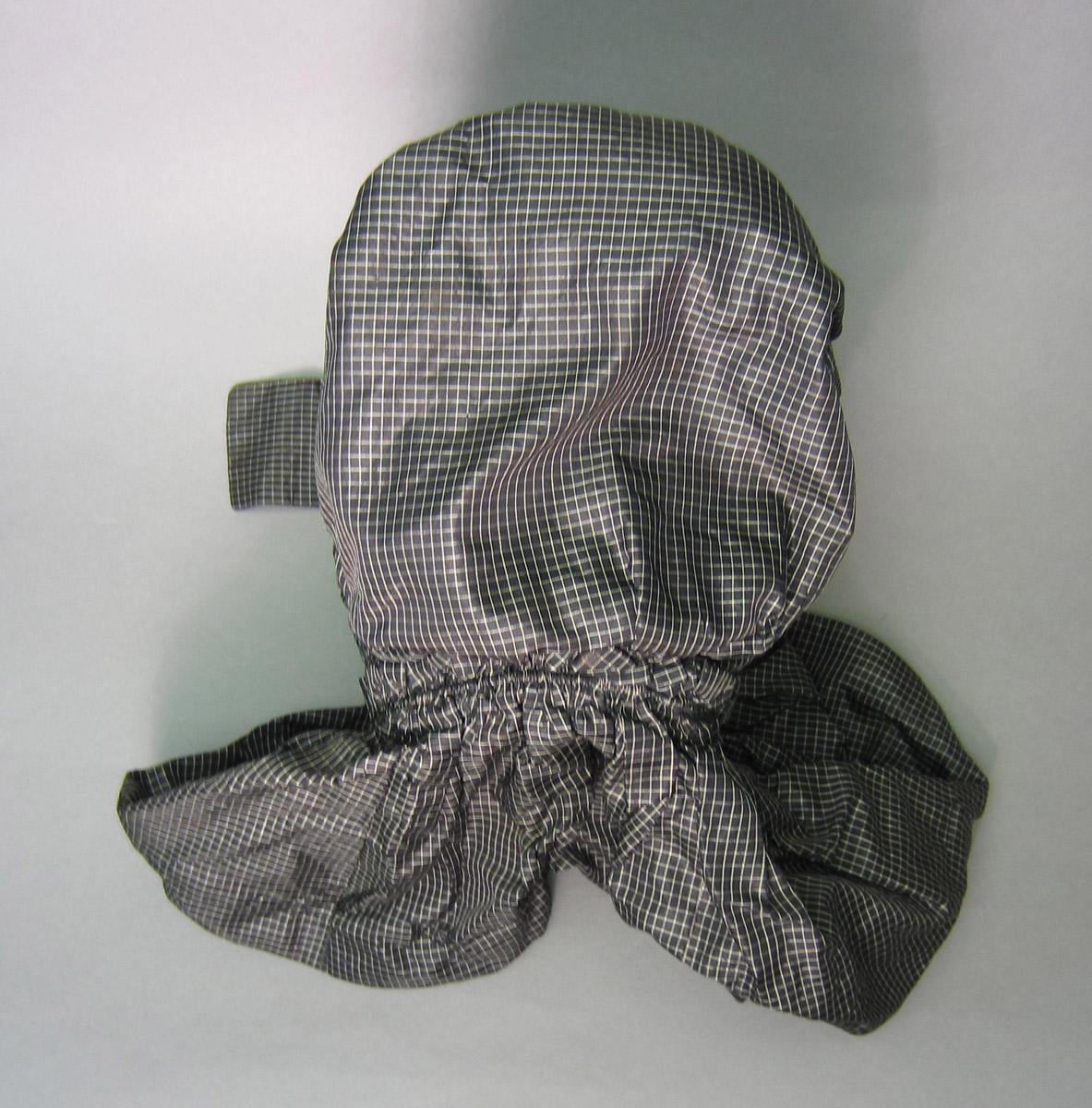 2002.0018.029 Bonnet, Back