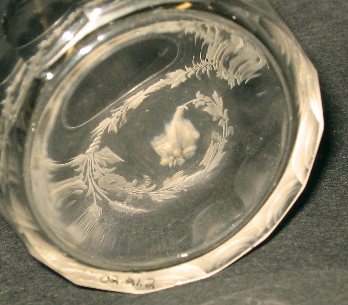 2002.0021.002 Glass tumbler (underside)