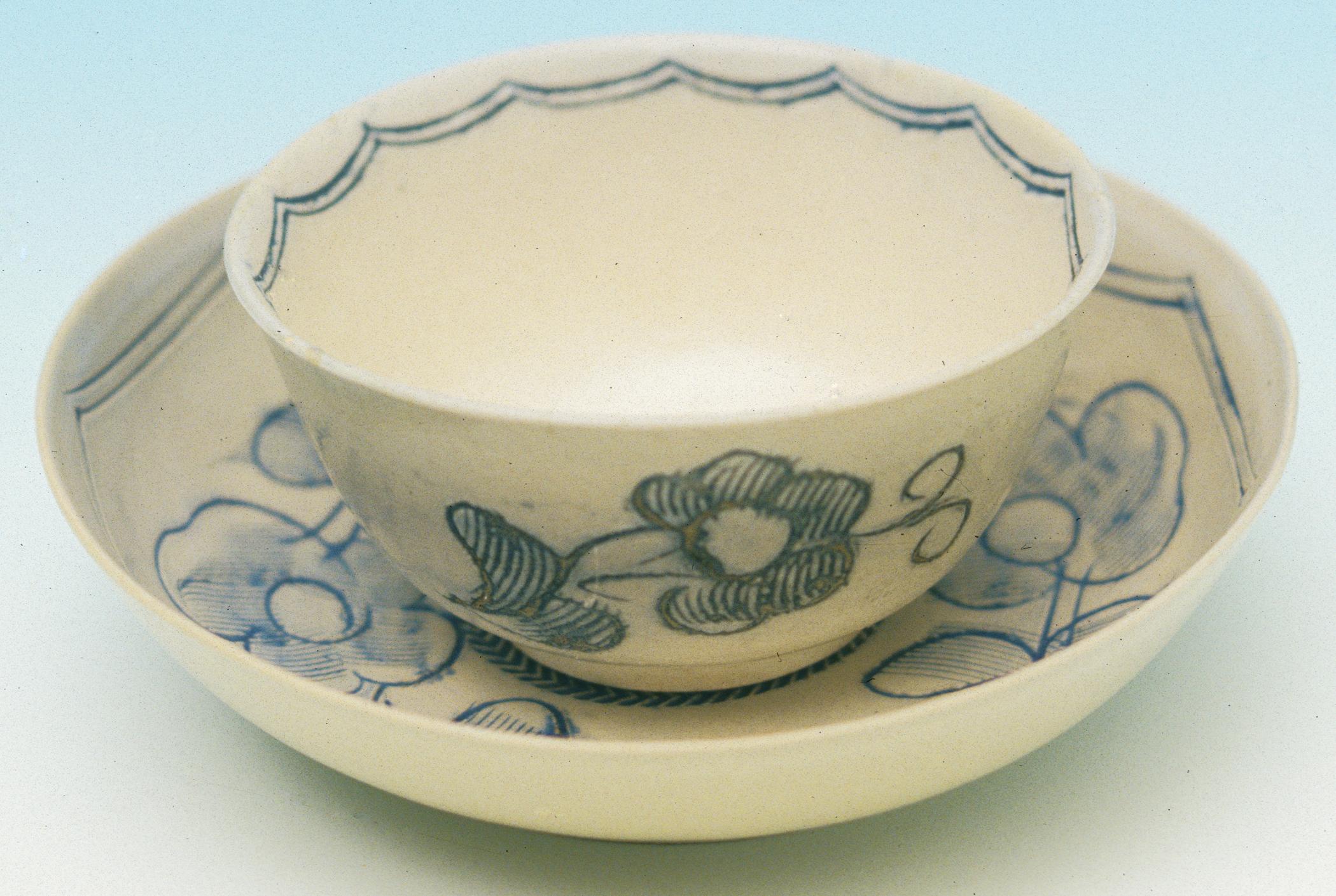 1958.0950, 1958.0951 Teabowl and saucer