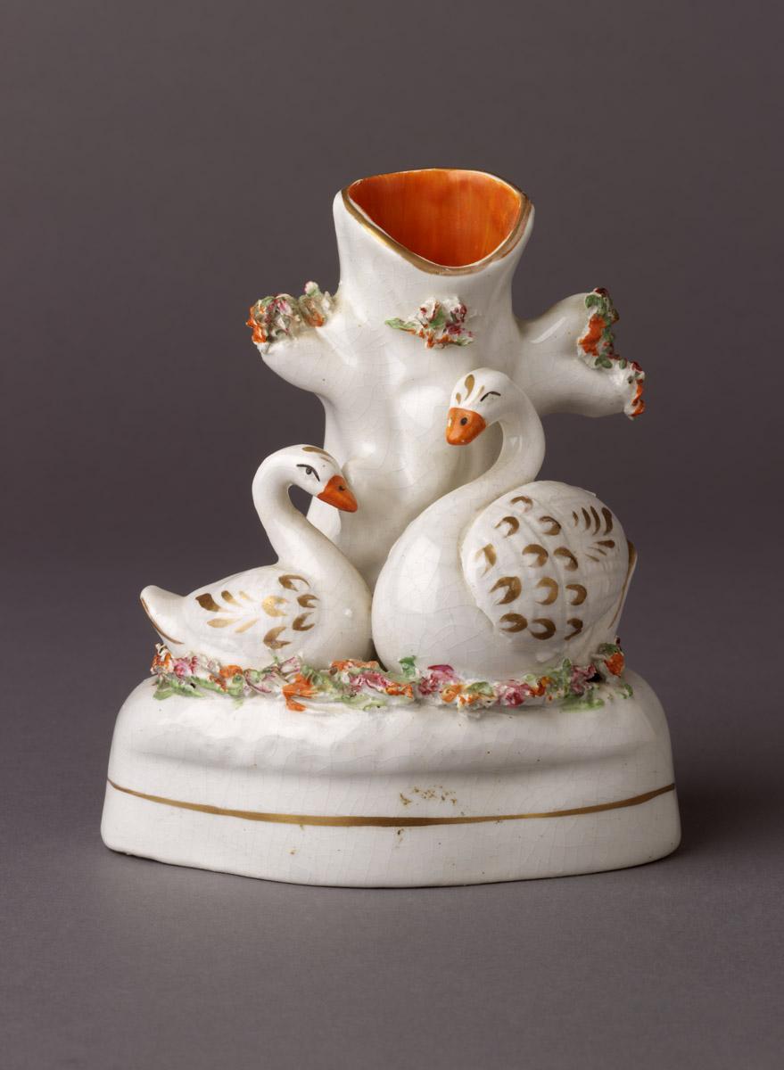 2002.0030.119 Pearlware spill vase