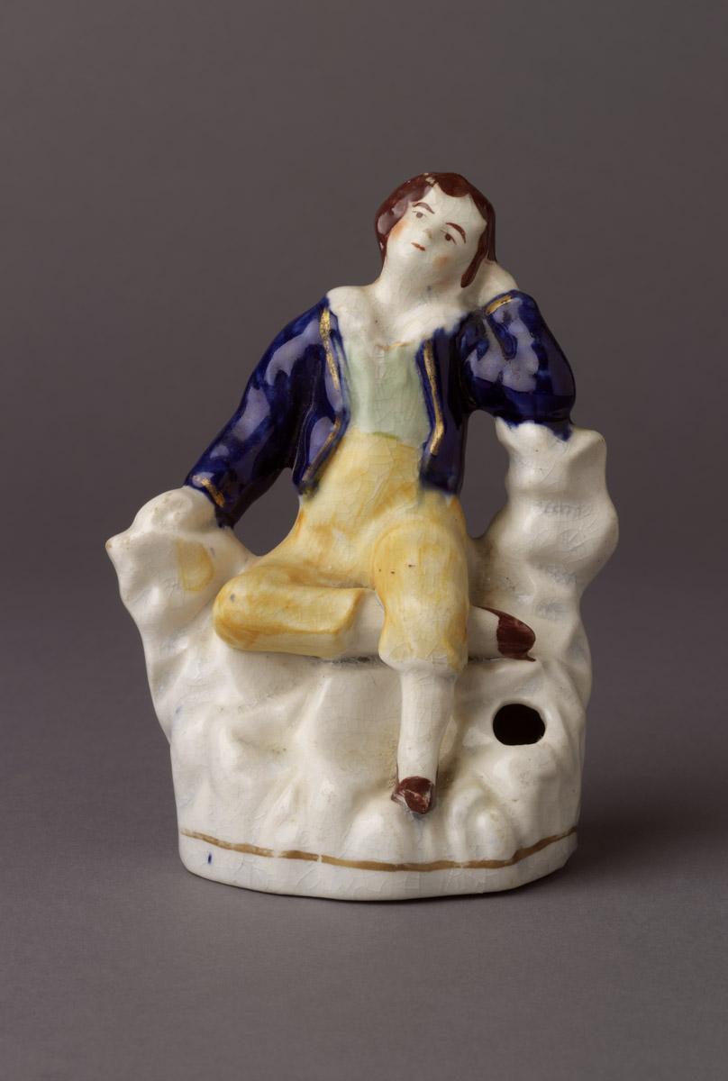 2002.0030.124 Pearlware figure/inkwell
