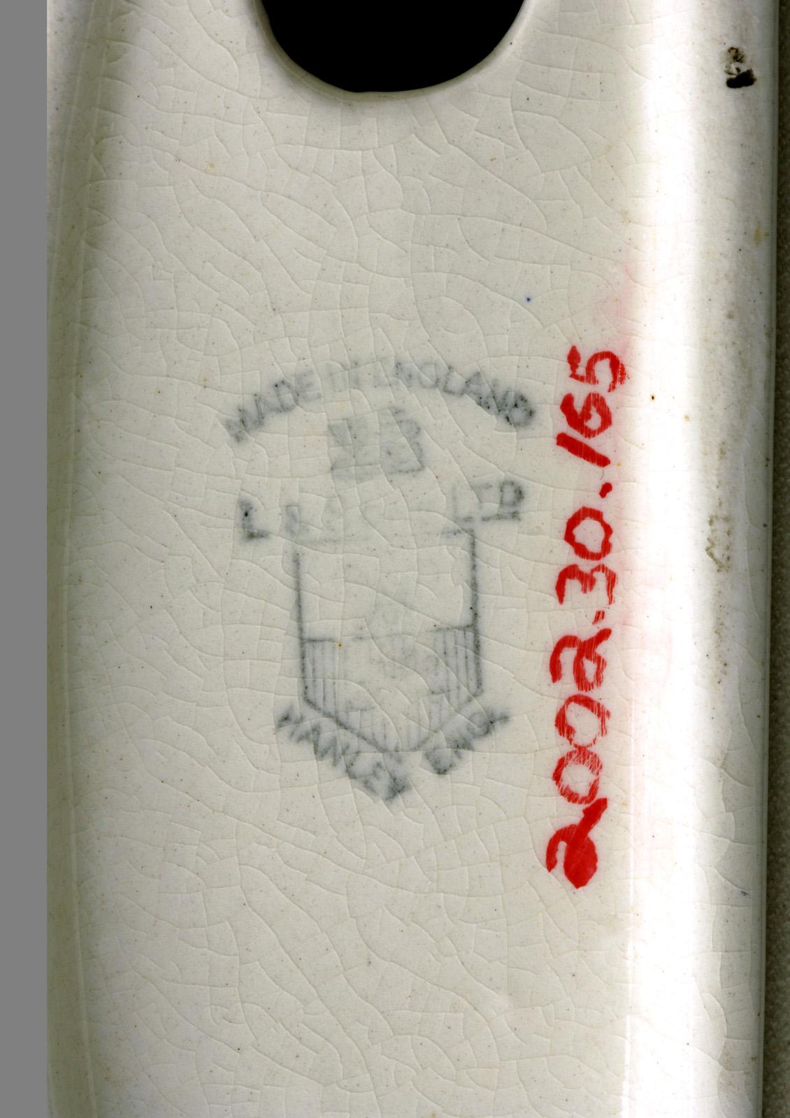 2002.0030.165 Pearlware figure, detail