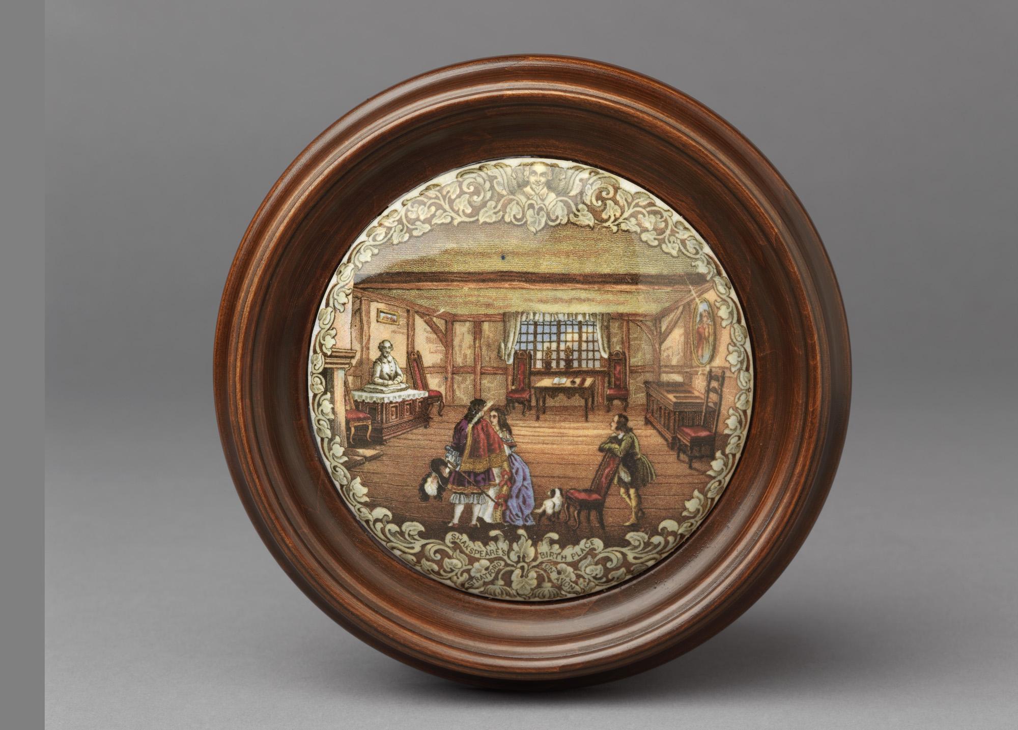2002.0030.186 Pearlware pot lid