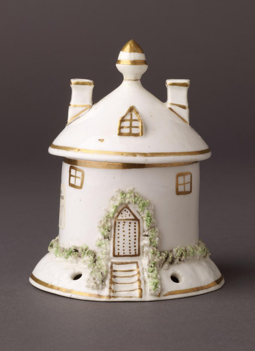 2002.0030.196 A, B Porcelain pastille burner
