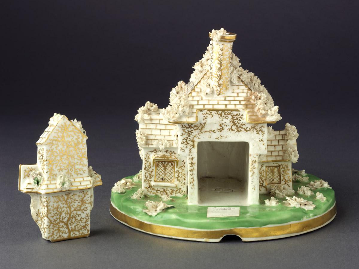 2002.0030.203 Porcelain Pastille Burner (view 2)