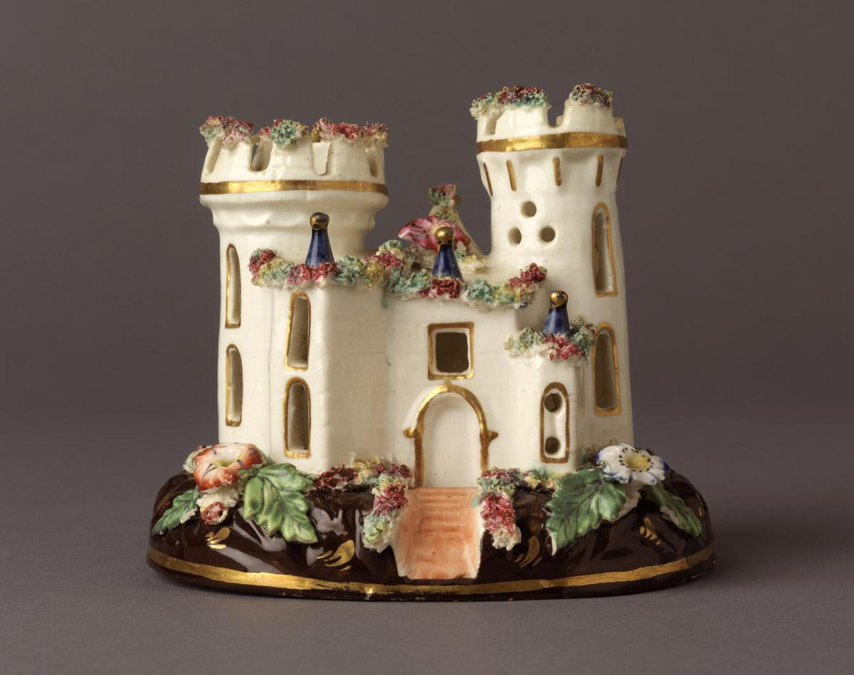 2002.0030.205 Castle pastille burner