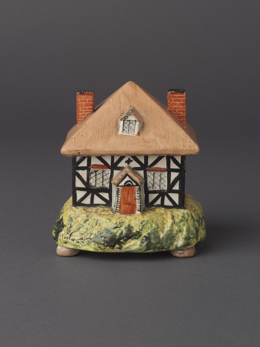 2002.0030.208 A, B Tudor style house  pastille burner