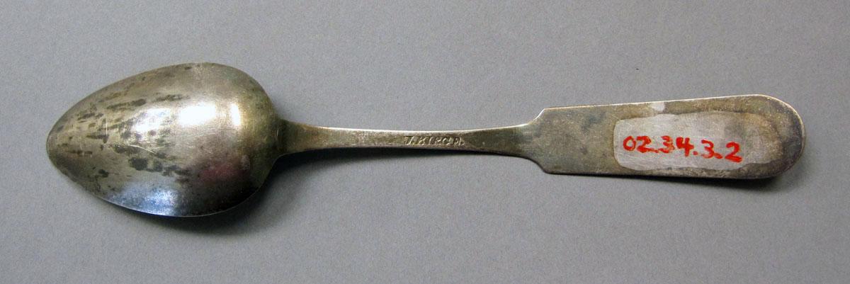 2002.0034.003.002 teaspoon underside