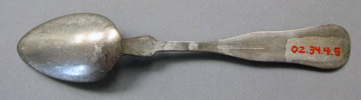 2002.0034.004.005 teaspoon underside