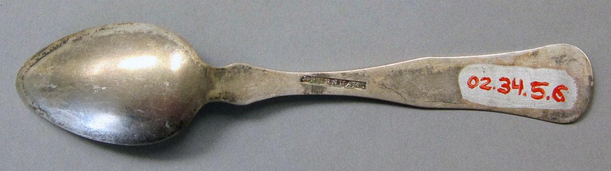 2002.0034.005.006 teaspoon underside