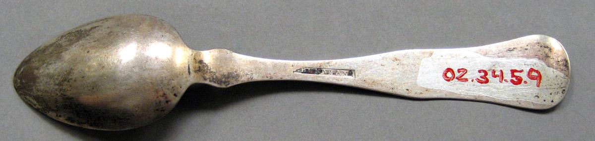 2002.0034.005.009 Silver Spoon underside