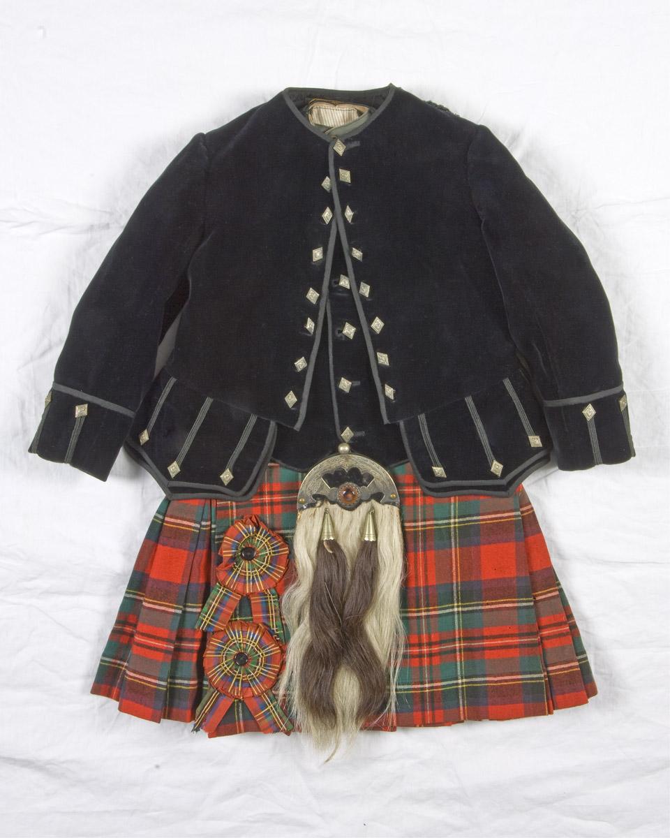 2002.0046 A-F Costume (view 2)