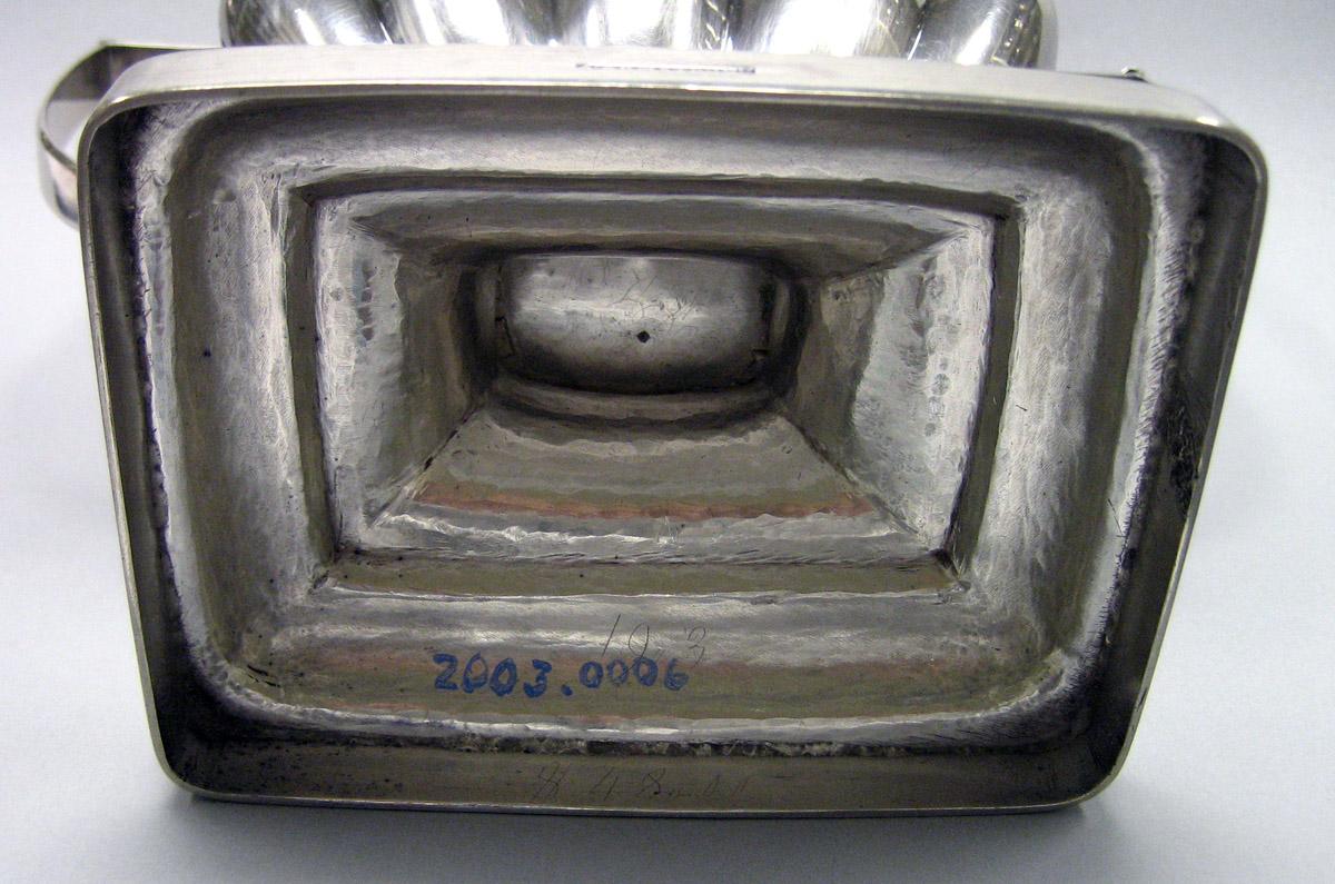 2003.0006 Silver Bowl underside