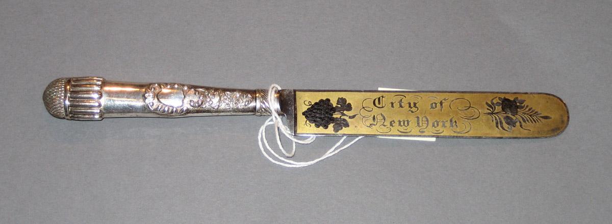 2003.0008.002 Knife (detail)