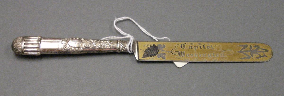 2003.0008.009 Knife (detail)