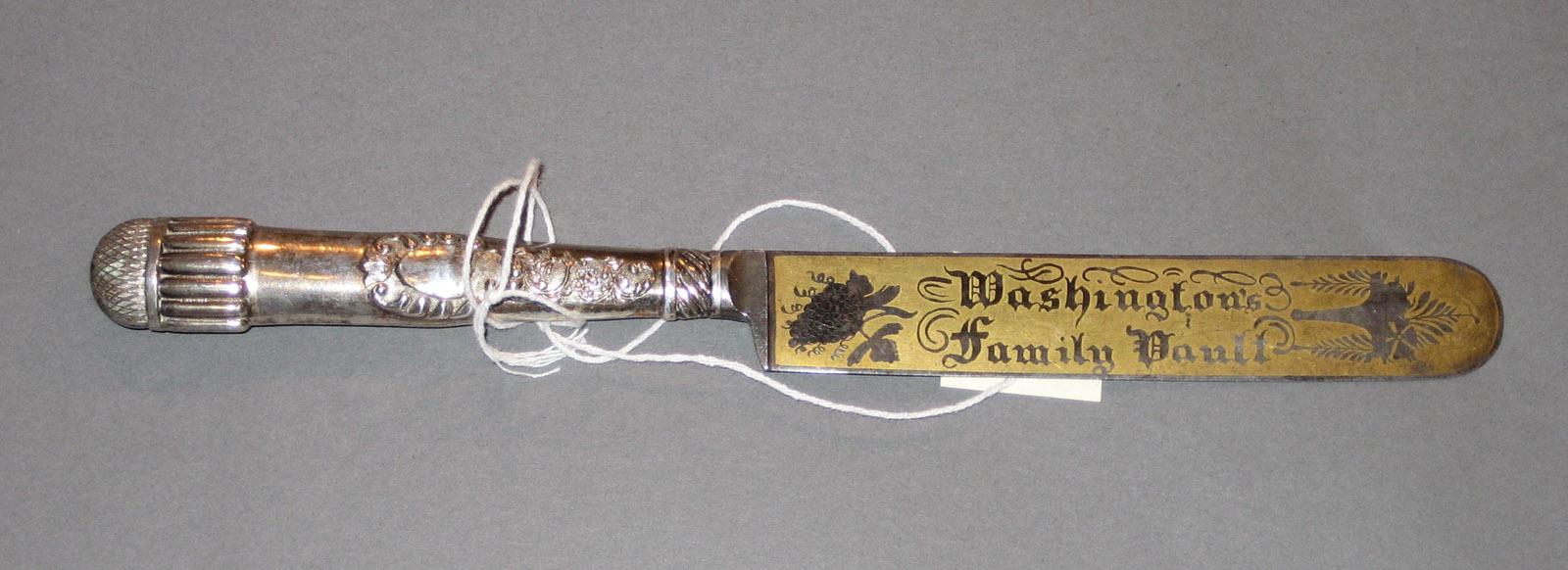 2003.0008.010 Knife (detail)
