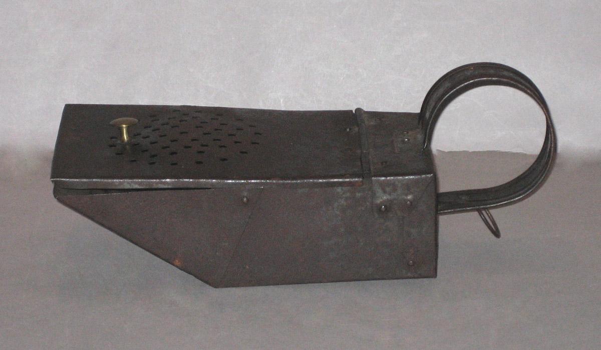 1958.0976 Scuttle