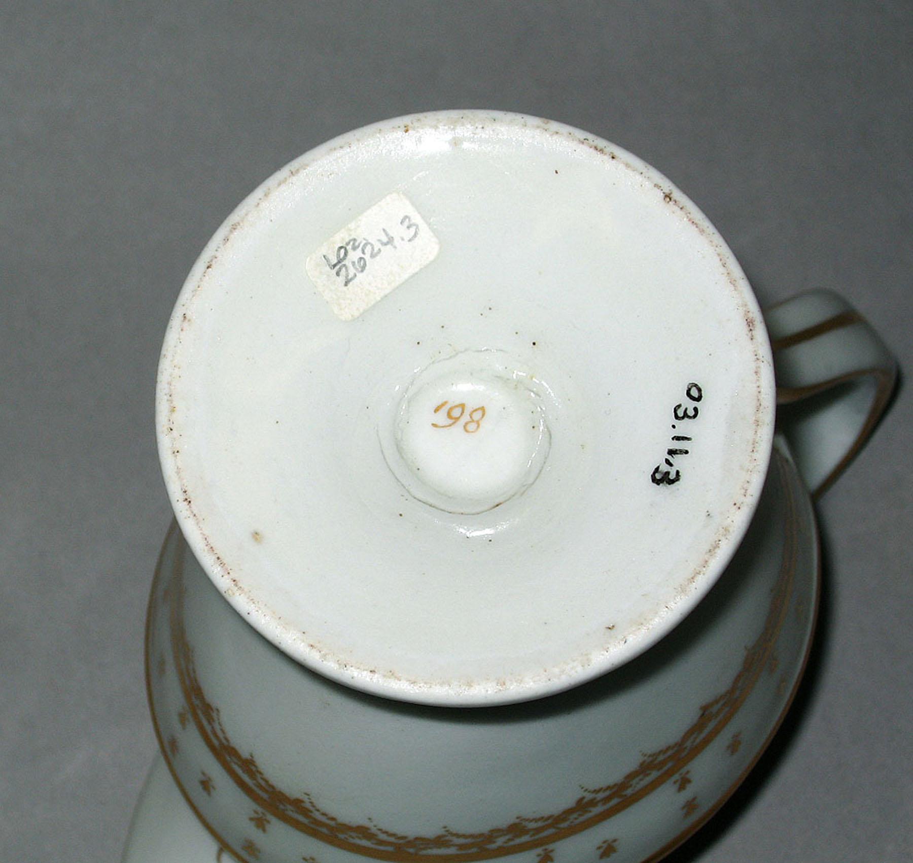 2003.0011.003 New Hall porcelain milk jug (underside)