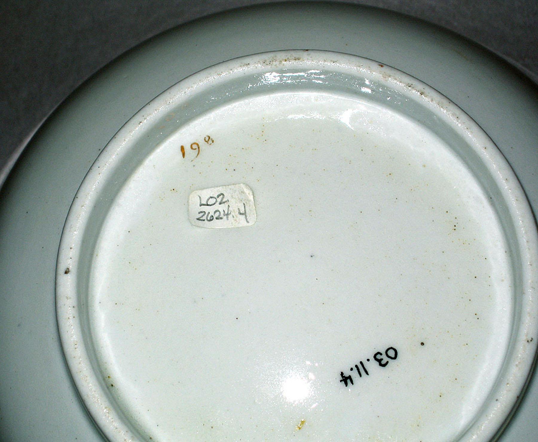 2003.0011.004 New Hall porcelain bowl (underside)