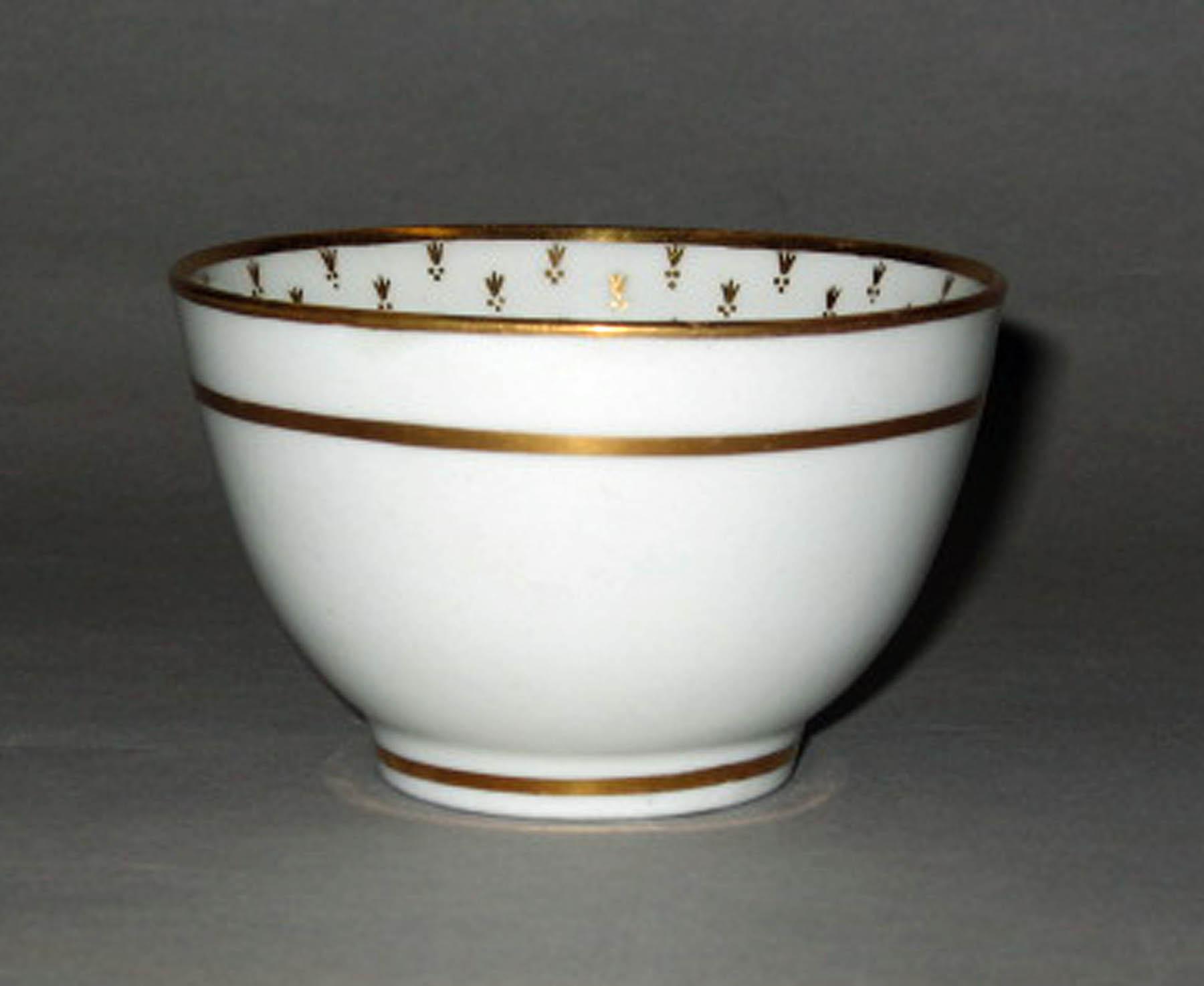 2003.0011.008 New Hall porcelain teabowl