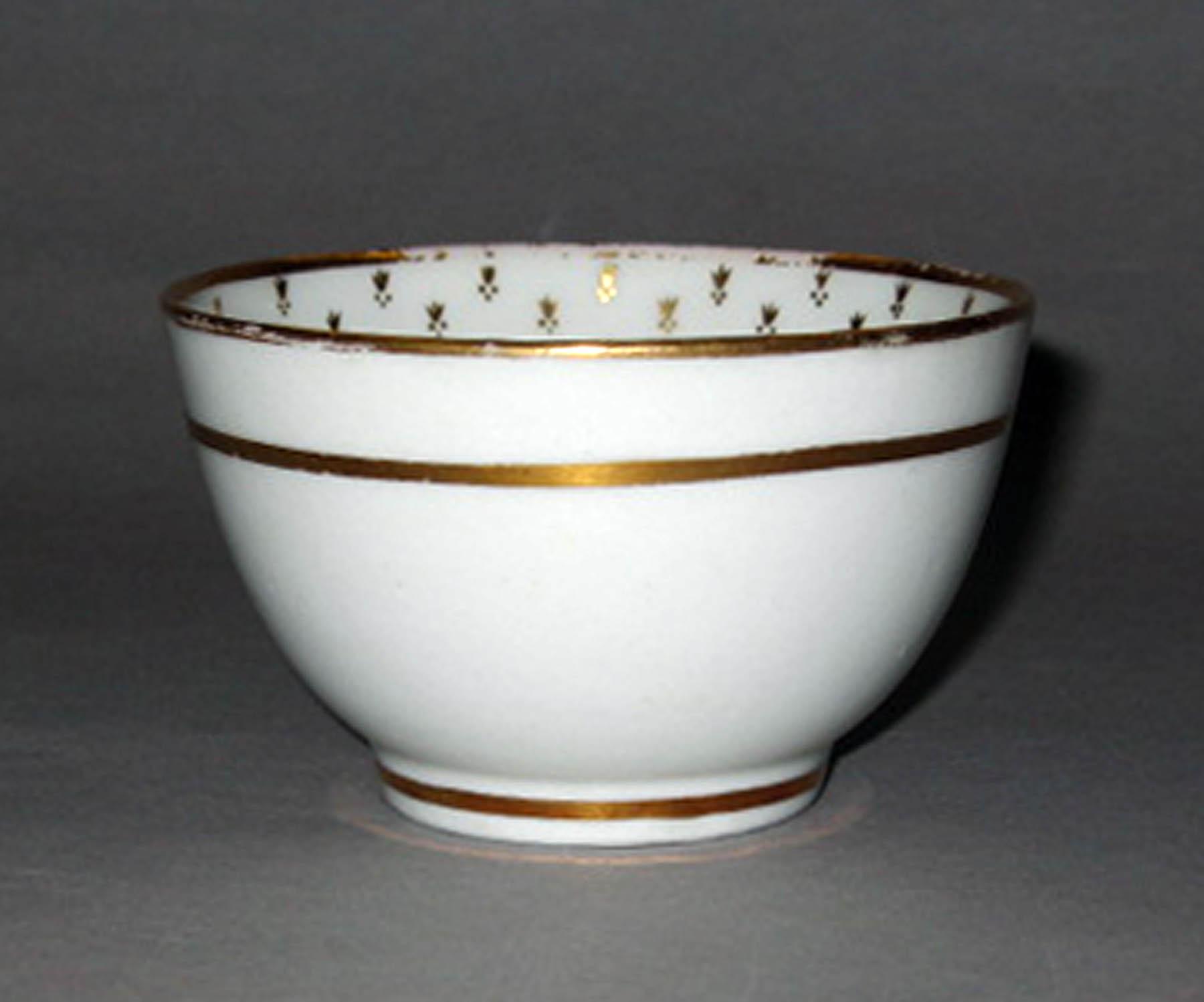 2003.0011.009 New Hall porcelain teabowl