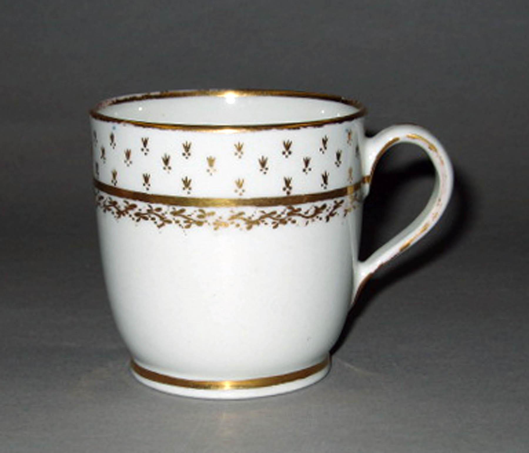 2003.0011.019 New Hall porcelain teacup